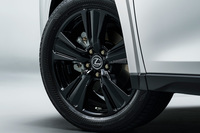 コンパクトSUV「レクサスUX」の特別仕様車“エレガントブラック”登場の画像