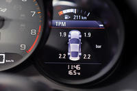 今回のテストは、空気圧が前＝1.9bar、後ろ＝2.2barという状態で行った。なお「ケイマンGT4」の指定タイヤ空気圧は、冷間時（20℃）で前＝2.0bar、後ろ＝2.3barである。