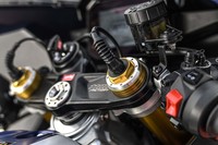 アプリリアの最新型スーパースポーツ「RSV4ファクトリー」上陸の画像