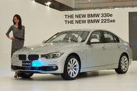 BMW 3シリーズのPHVバージョン、日本上陸