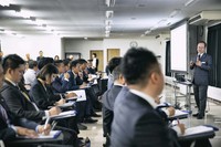 ディーラーマンのひとりひとりがモチベーションを高め、ボルボの伝道師になることが目標だ。