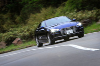 現在国内でラインナップされている「A5クーペ」の駆動方式は、4WDに限られる。高性能バージョンの「S5クーペ」も4WD車のみ。