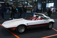 その着想源となった1969年「ベルトーネ・アウトビアンキA112ラナバウト」も展示された。