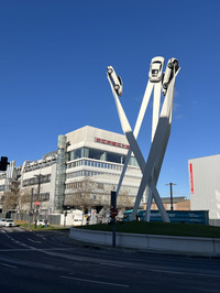 ミュンヘンから北西に約250km離れた、ドイツ・シュトゥットガルトにあるポルシェミュージアム。熱狂的なポルシェファンならずとも楽しめる、見ごたえのある自動車博物館だ。