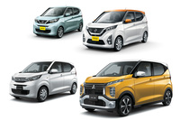 2019年3月に発売された、新型「日産デイズ／デイズ ハイウェイスター」（上）と、新型「三菱eKワゴン／eKクロス」（下）。