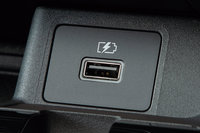 新たに全車標準装備となったUSB電源ソケット。