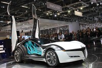 ロビンソン氏のディレクションのもとでデザインされ、2010年にジュネーブで公開された「ベルトーネ・パンディオン」。本文中の旧ベルトーネの清算とは別に、2018年にボラッフィ社のオークションにかけられ、57万5000ユーロで落札された。