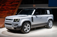 ちなみに2020年のCOTYでは「ランドローバー・ディフェンダー」もノミネートされていた。　
	ほった「売れるクルマやウケるクルマがいいクルマ、とまでは言いませんが、『マツダMX-30』がこいつを押しのけてまでデザイン賞に選ばれる存在かというと、ちょっと説得力に欠けると思うんですよねぇ」