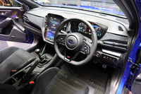 「WRX STI Sport #」（プロトタイプ）のインテリア。
