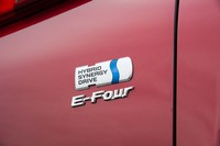 2017年12月に、現行型としては初となるマイナーチェンジを受けた「トヨタ・アルファード／ヴェルファイア」。今回はハイブリッド仕様をテストした。