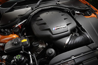 ボンネットの下におさまる、4リッターV8ユニット。スペックそのものは、ノーマルの「M3」と変わらない。