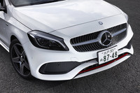 大幅に意匠が変更されたフロントまわり。「A180」「A180スタイル」を除く全グレードに、「AMG A45 4MATIC」と同じ形状のフロントバンパーが採用された。