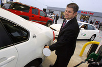 E85ステーション開設にあたり、朝7:00〜9:00までは85.9セント／ガロンで販売するキャンペーンを実施し、人を集めた。この燃料ステーションでは、通常E85は2.74ドル／ガロン（約73円／リッター）で販売される。