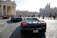 ローマに入り、サン・ピエトロ広場を行く。