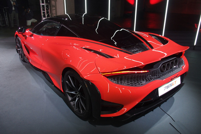 伝統の“ロングテール”を継承 マクラーレンが「765LT」を日本初披露