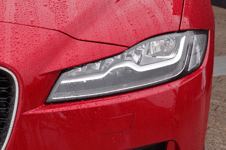 Fペース 35t Rスポーツ（ヘッドランプ）