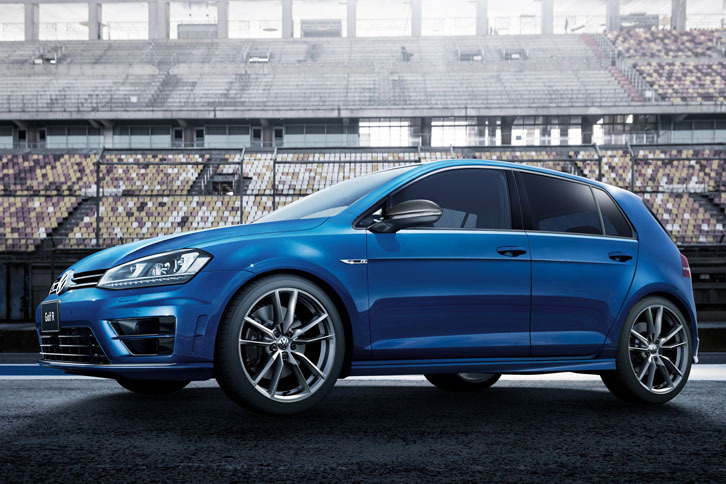 写真のボディーカラーは「ラピスブルーメタリック」。