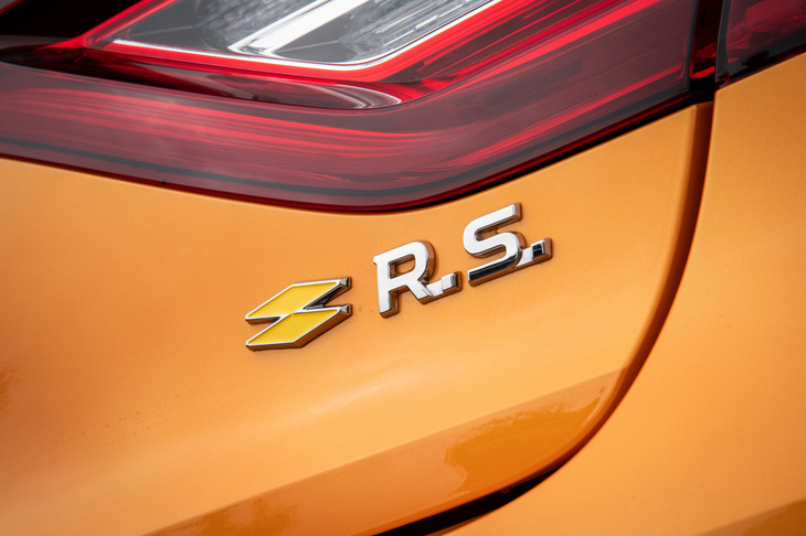 2代目「メガーヌ」の時代に初めて設定された高性能モデルの「ルノースポール」。今回の新型は、「メガーヌ ルノースポール」としては3代目のモデルとなる。