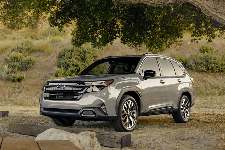 2023年11月、米ロサンゼルスオートショーにおいて発表された新型「フォレスター」。1997年に登場した初代モデルから数えて6代目にあたる。米国ではこれまでに260万台以上を販売したスバルの主力SUVだ。