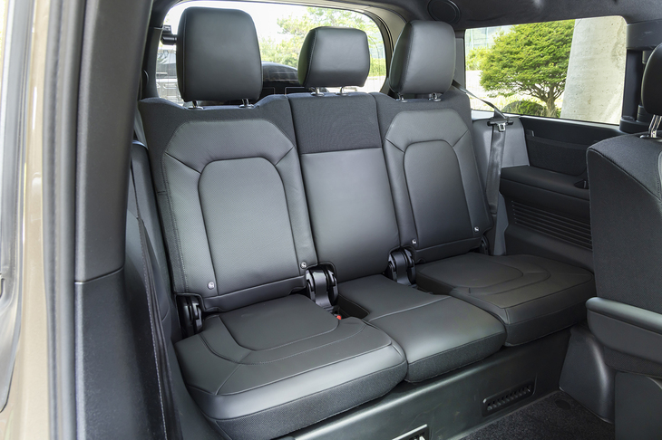 3列目シートは床面に格納できるが、目いっぱい積みたい方のためにレスオプションも用意されている。ただし、その場合は2列目はベンチシートしか選べない（つまり4人乗りにはできない）。