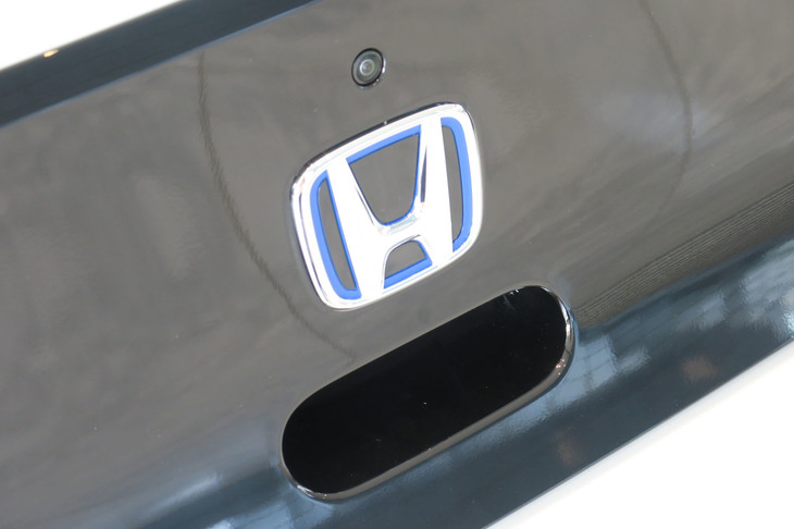 ホンダeアドバンス（テールゲートオープナー）