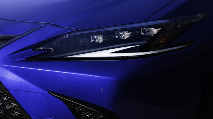 レクサスES（ヘッドランプ）