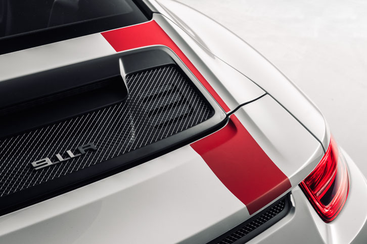 「ポルシェ911R」のエンジンフード。