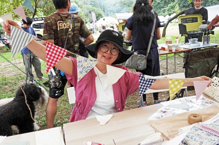 ハギレなどを使った、ガーランドづくりのワークショップも行われていた。参加したかったけど、家に持ち帰っても飾るところがないので断念。