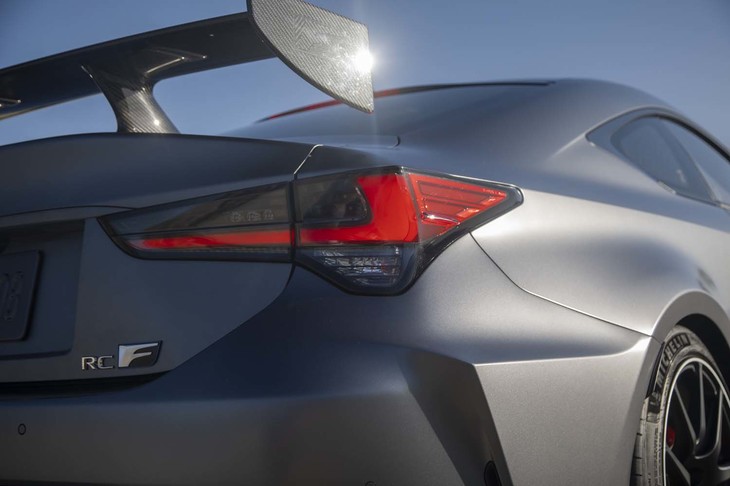 レクサスRC Fトラックエディション