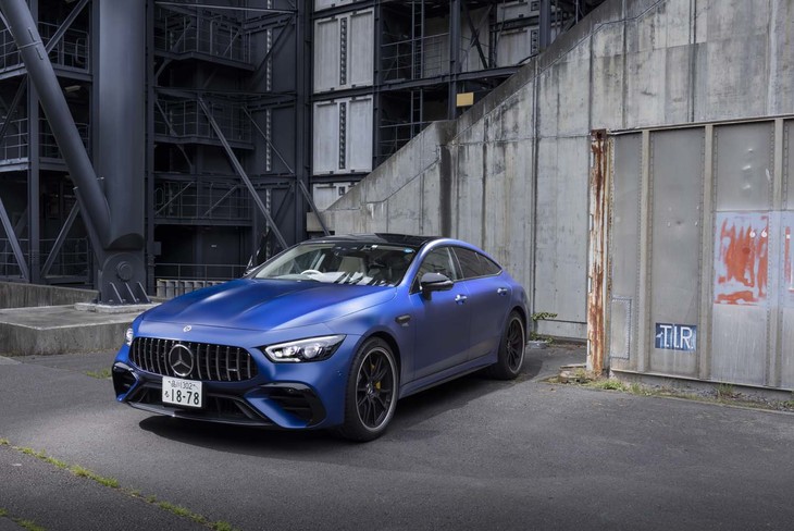 今回の試乗車は「メルセデスAMG GT53 4MATIC＋」で、車両本体価格は1839万円。2022年1月に国内導入が発表された最新モデルだ。