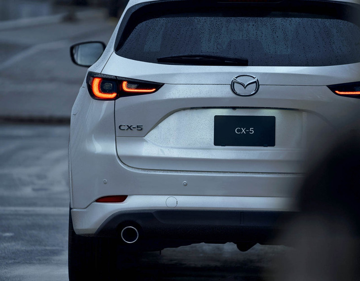 「CX-5」が2012年に誕生してから12年、2代目となる現行モデルに移行（2016年）してからは7年が経過した。2017年から2023年まで毎年“商品改良”が実施されているものの、そろそろ先行きが気になるところだ。