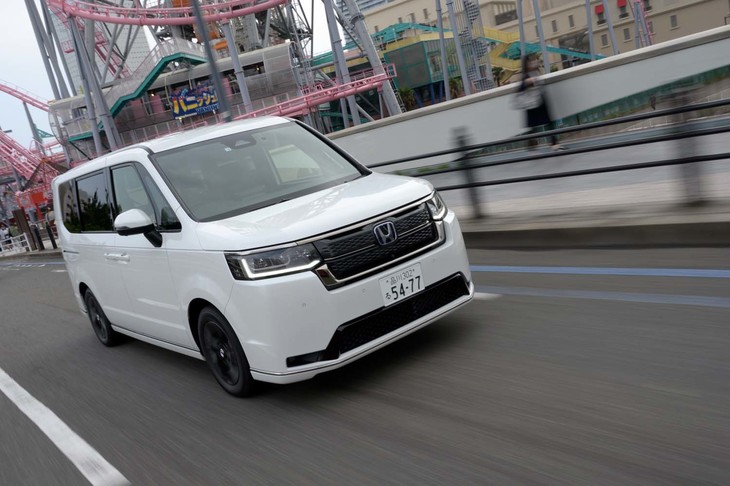 ホンダ・ステップワゴンe：HEVスパーダ 8人乗り