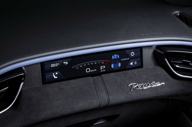 フェラーリ・ローマ スパイダー（パッセンジャーディスプレイ）