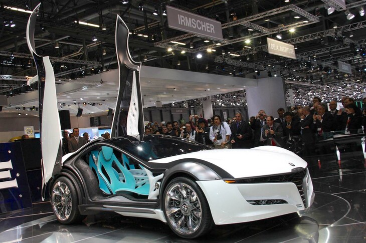 ロビンソン氏のディレクションのもとでデザインされ、2010年にジュネーブで公開された「ベルトーネ・パンディオン」。本文中の旧ベルトーネの清算とは別に、2018年にボラッフィ社のオークションにかけられ、57万5000ユーロで落札された。