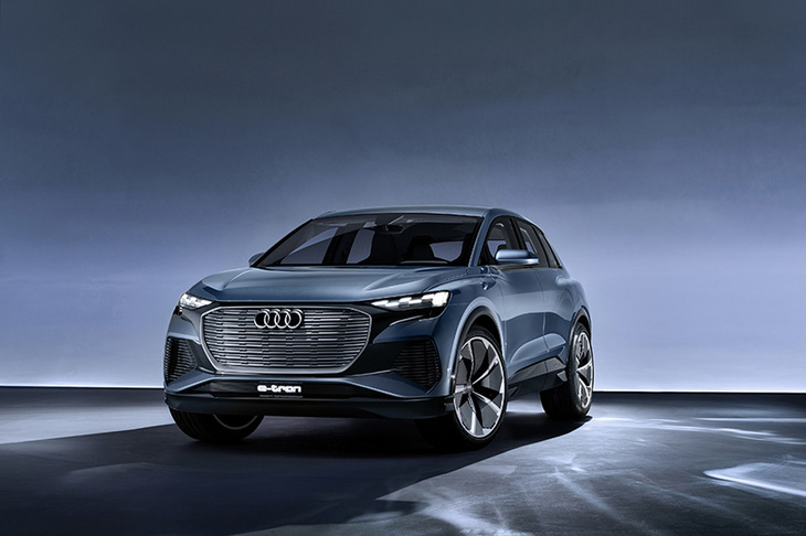 全長4.59m、全幅1.90m、全高1.61mとなる「アウディQ4 e-tronコンセプト」。