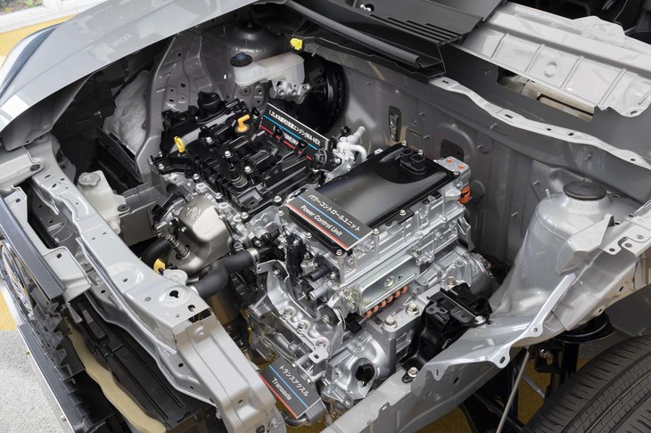 ダイハツ独自開発のシリーズハイブリッドではあるものの、ジェネレーターやPCU、バッテリーなどはトヨタとの共通部品を使っている。