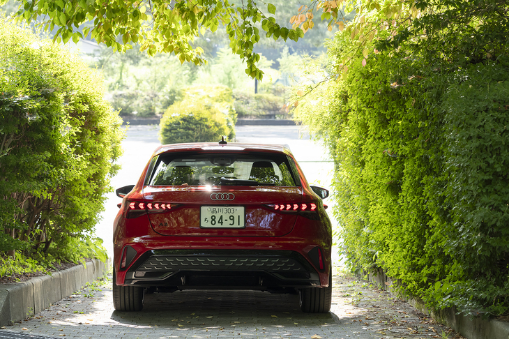 アウディA3スポーツバック30 TFSI Sライン