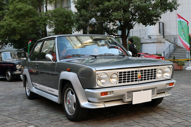 1981年「フィアット131ヴォルメトリコ アバルト」。140PSを発生する2リッター直4 DOHCスーパーチャージドユニットを搭載。