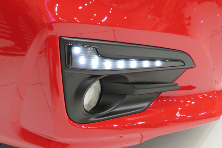 スバル・インプレッサG4（フォグランプ）