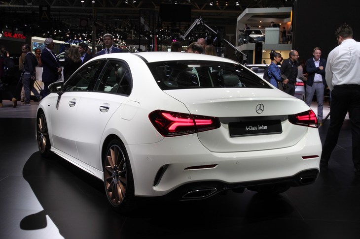メルセデス・ベンツAクラス セダン