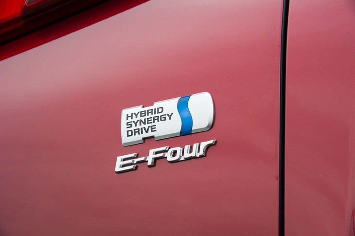 2017年12月に、現行型としては初となるマイナーチェンジを受けた「トヨタ・アルファード／ヴェルファイア」。今回はハイブリッド仕様をテストした。