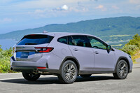 車名のとおり、「レヴォーグ レイバック」はスポーツワゴンの「レヴォーグ」をベースにしたクロスオーバーモデルで、スバル初の「都会的なクロスオーバー／SUV」として紹介されている。