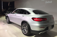 
	「GLC220d 4MATICクーペ」のリアビュー。
	
