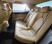 広々とした居住空間が確保された後席。
	（Photo：G“レザーパッケージ”。内装色のベージュは設定色。）