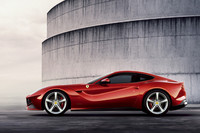 新型フェラーリ「F12ベルリネッタ」登場の画像