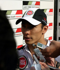 「ノーアタック、ノーチャンス」、これがお題目。教祖様がコーナーを回るたびにつぶやくように！　よろしく!!