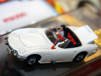 欧州における“日本車”のパイオニアも。ファンならお馴染み、英コーギー製“007は二度死ぬ”の「トヨタ2000GT」。