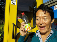 空のペットボトルはお店に返しましょう！