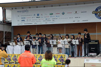 子供たちによるハンドベルの演奏。