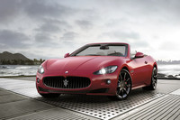 「マセラティ・グランカブリオ スポーツ」